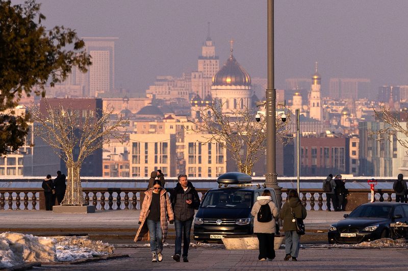 Kremlin’s Faustian Bargain: Grand Ambitions Collide With Bloating Budget