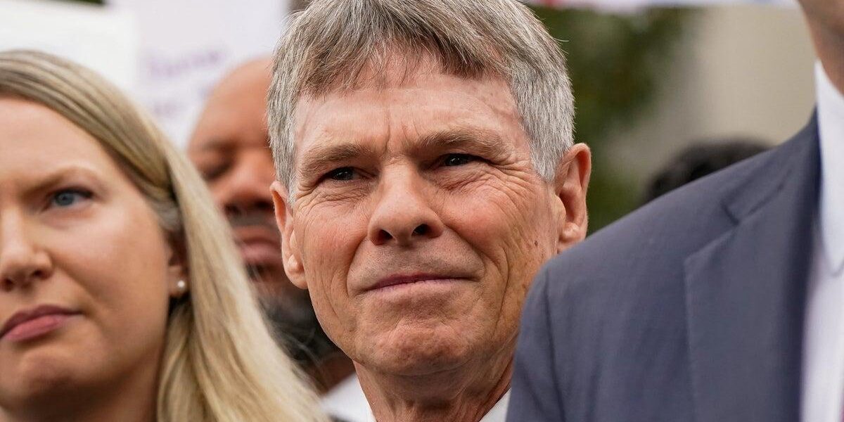 Ex-Olympian Seeks Closed Testimony in Reflecting Pool Damage Case
