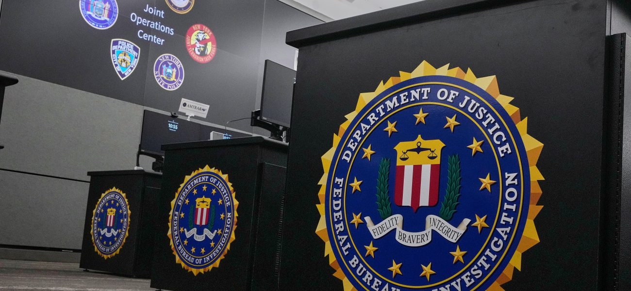 Chicago’s Silent Shuffle: Top FBI Agent’s Abrupt Exit Rocks Bureau Stability