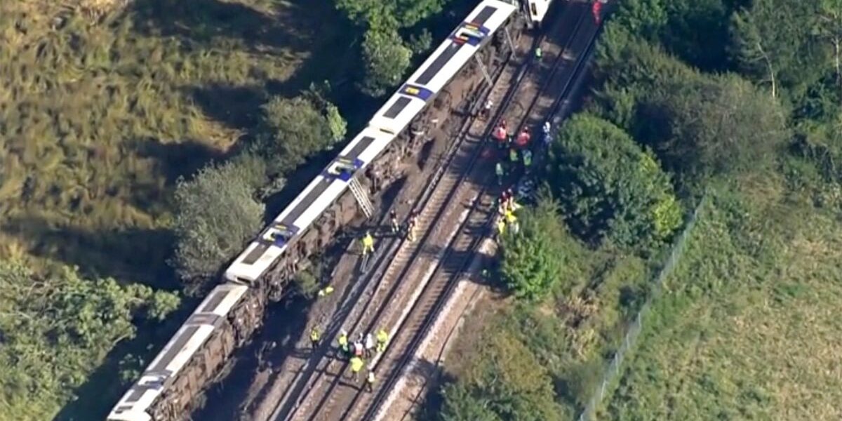 Two Seriously Injured as Train Derails in Lewes, East Sussex Two Seriously Injured as Train Derails in Lewes, East Sussex