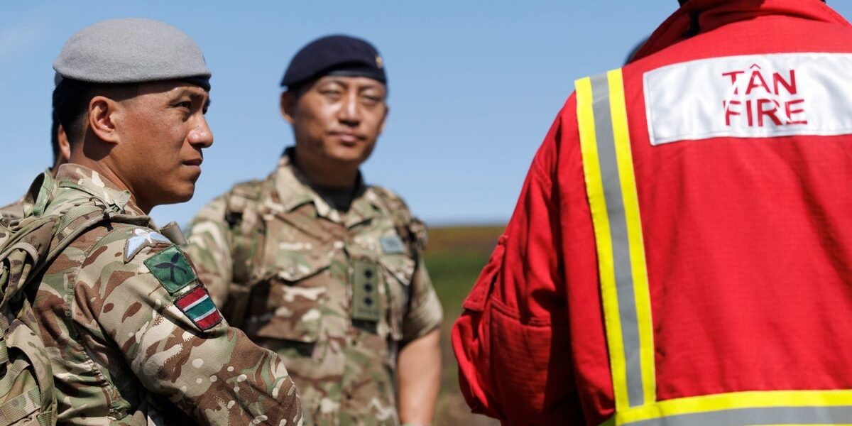 Gurkhas Deployed to South Wales to Combat Wildfires Gurkhas Deployed to South Wales to Combat Wildfires
