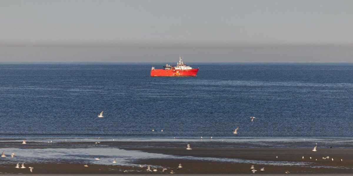 French Authorities Launch Rescue Operation as 140 Migrants Attempt Channel Crossing to UK