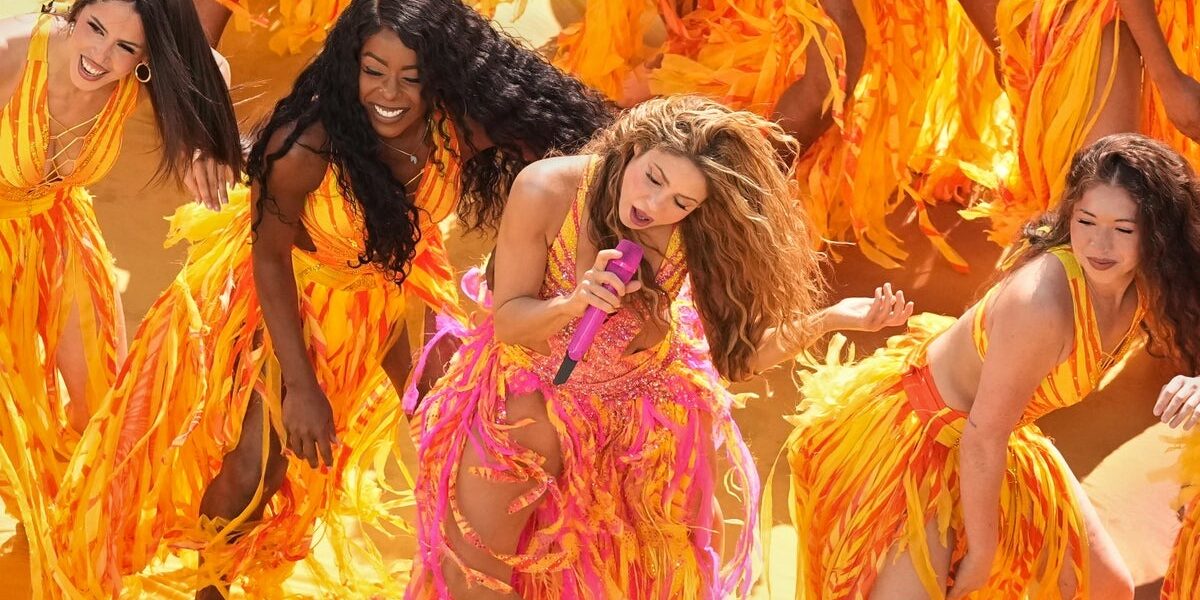 Shakira Pledges to Rebuild Earthquake-Damaged Colombian Schools Shakira Pledges to Rebuild Earthquake-Damaged Colombian Schools