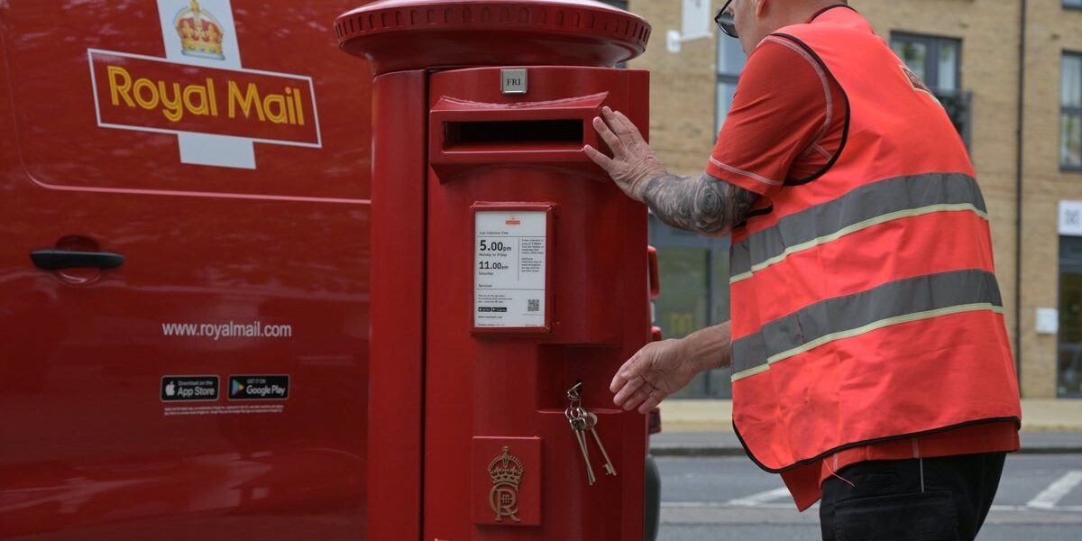 Royal Mail Misses Delivery Targets Despite £500 Million Overhaul Royal Mail Misses Delivery Targets Despite £500 Million Overhaul