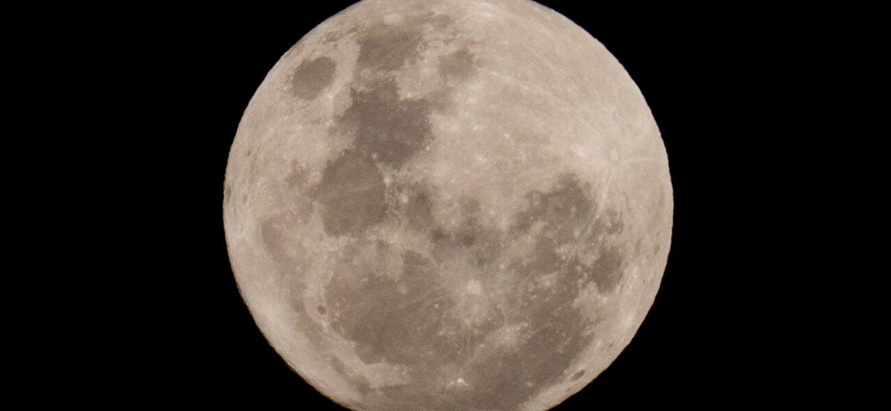 SpaceX Rocket Set for Lunar Collision: Key Facts and Predictions SpaceX Rocket Set for Lunar Collision: Key Facts and Predictions