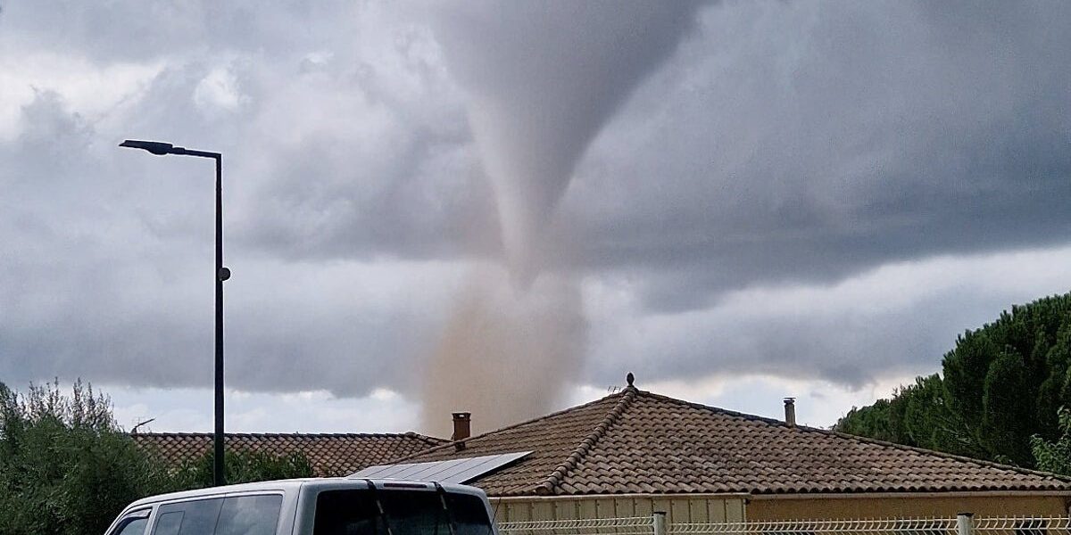 Tornado Wreaks Havoc in Southern France, Over 300 Homes Damaged Tornado Wreaks Havoc in Southern France, Over 300 Homes Damaged