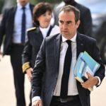 French Prime Minister Faces Public Heckling Amid Wildfire Aid Announcement French Prime Minister Faces Public Heckling Amid Wildfire Aid Announcement