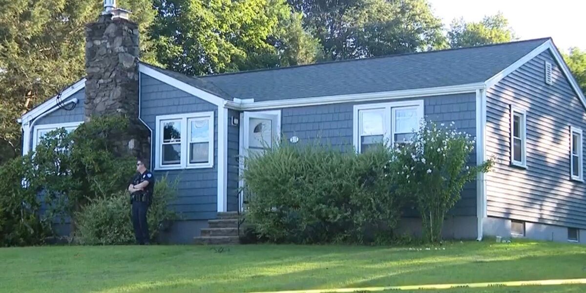 Arrest Warrant Issued for Massachusetts Woman Sought in Officer’s Death Arrest Warrant Issued for Massachusetts Woman Sought in Officer’s Death
