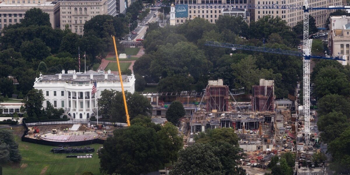 Supreme Court Chief Justice Permits Continuation of Trump’s 0M White House Ballroom Construction