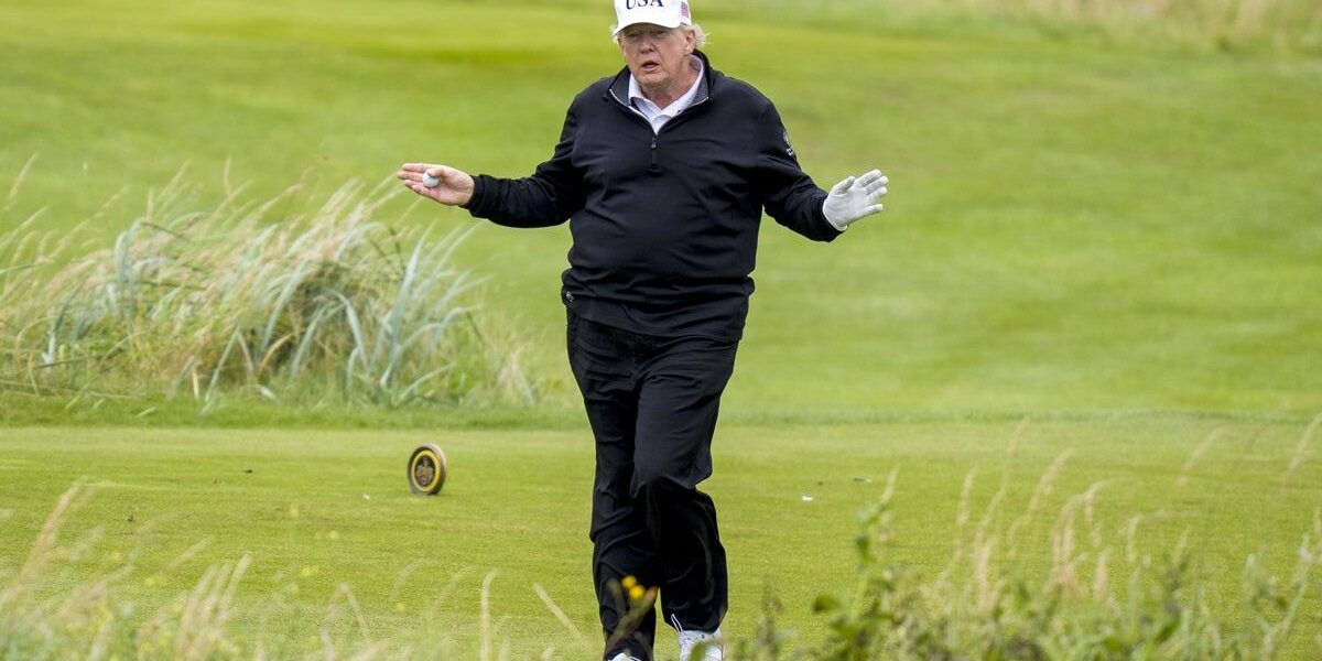 Donald Trump’s Intriguing Obsession with Grass: A Detailed Analysis Donald Trump’s Intriguing Obsession with Grass: A Detailed Analysis