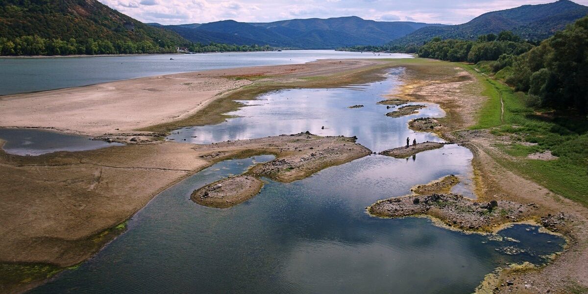 Hungary’s Severe Water Crisis: Lake Velence Hits Record-Low Levels