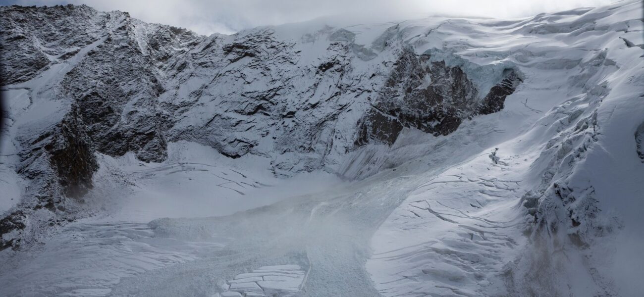 Bodies of Long-Missing Hikers Discovered as Glacier Melts Bodies of Long-Missing Hikers Discovered as Glacier Melts