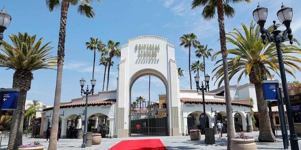 Universal Studios Hollywood Alerts Public to Potential Measles Exposure