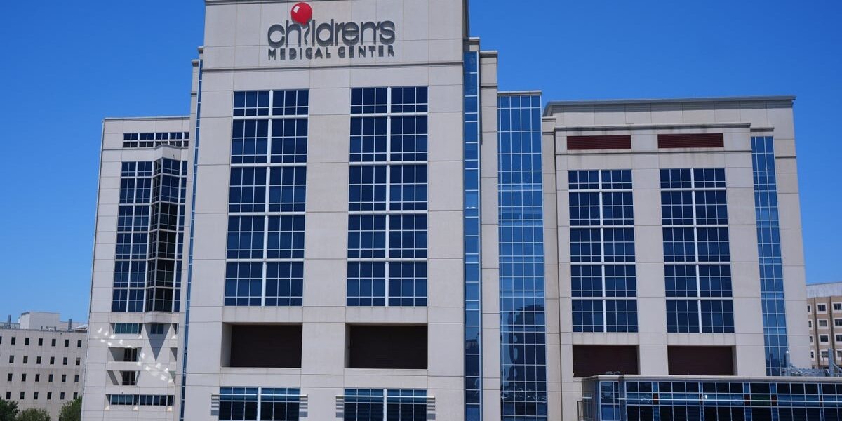 Cross-State Surrogacy Dispute: California Couple and Texas Surrogate Battle in Courts Cross-State Surrogacy Dispute: California Couple and Texas Surrogate Battle in Courts