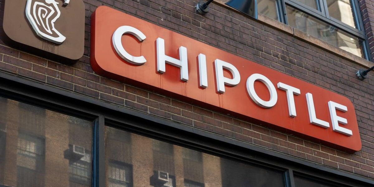 Chipotle Sued for Salmonella Outbreak Linked to Jalapeño Peppers Chipotle Sued for Salmonella Outbreak Linked to Jalapeño Peppers