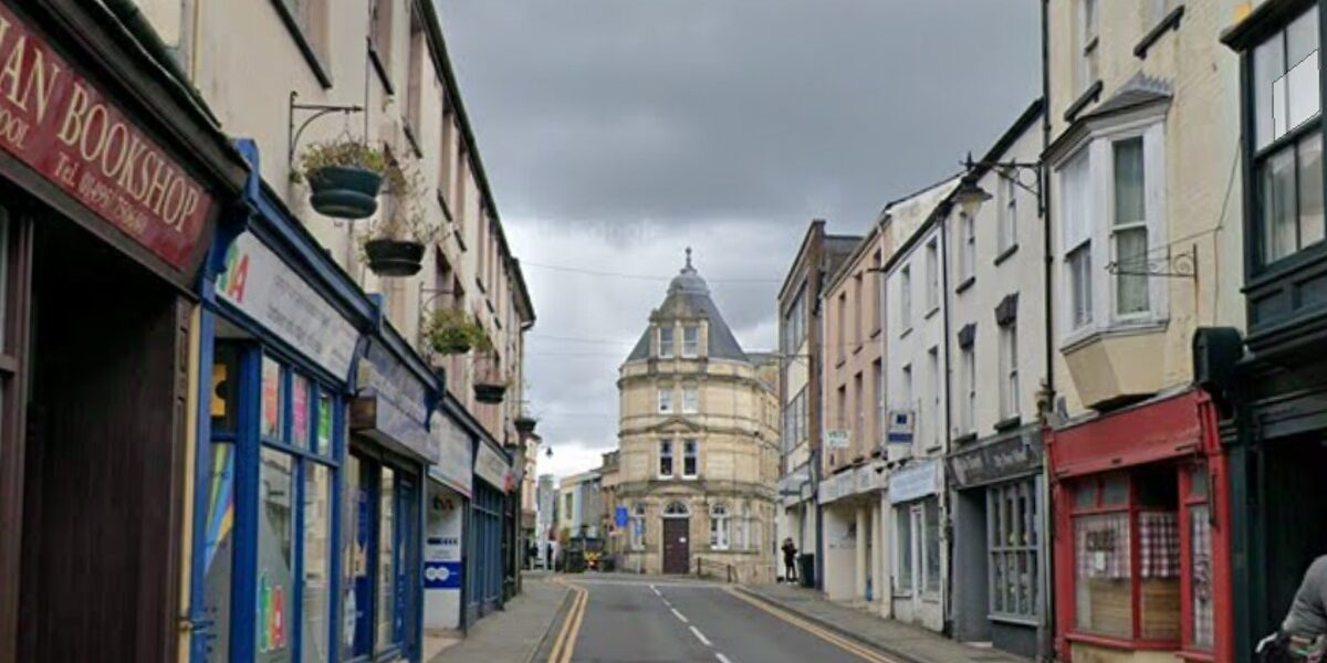 Pontypool Councillors Jules and Bob Rogers Dismissed for Prolonged Absence Pontypool Councillors Jules and Bob Rogers Dismissed for Prolonged Absence