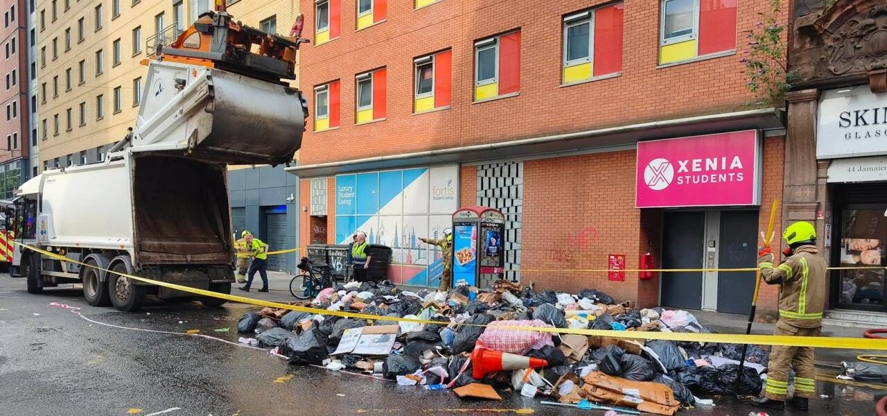 Discarded Batteries and Vapes Pose Fire Hazard, Warns Scottish Union Leader Discarded Batteries and Vapes Pose Fire Hazard, Warns Scottish Union Leader