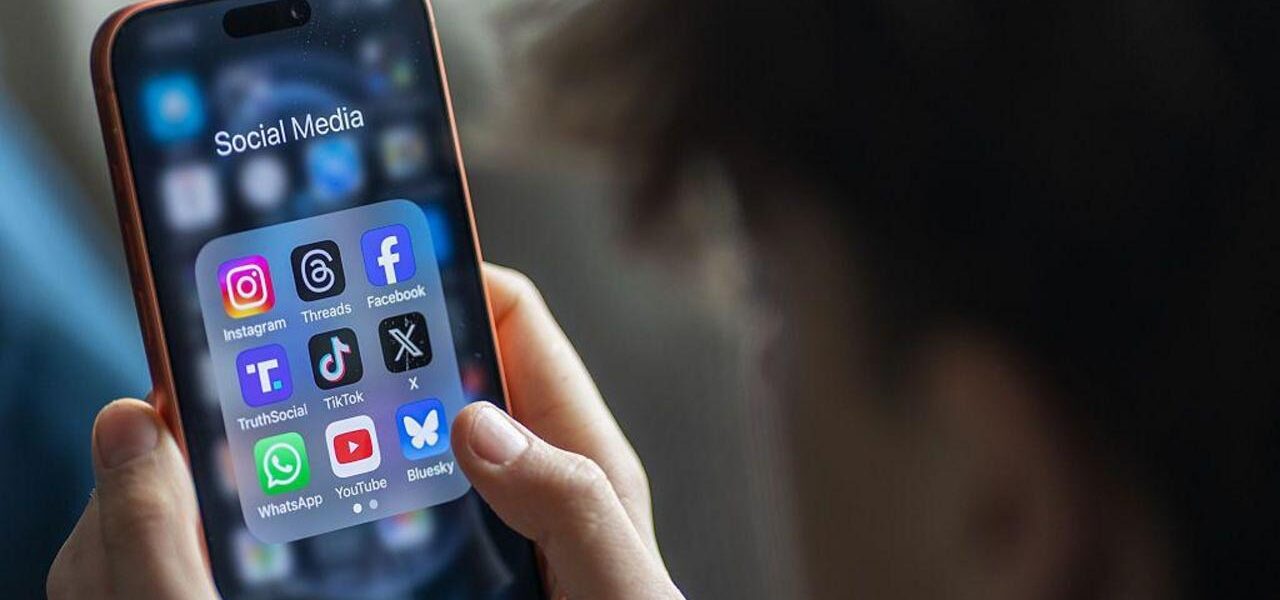 New Zealand Government Proposes Social Media Ban for Under-16s Amid Opposition