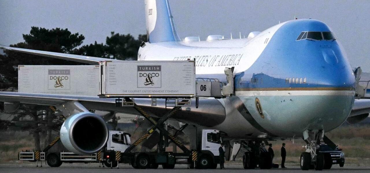 US President Secretly Switches Planes Amid Iran Threat Reports