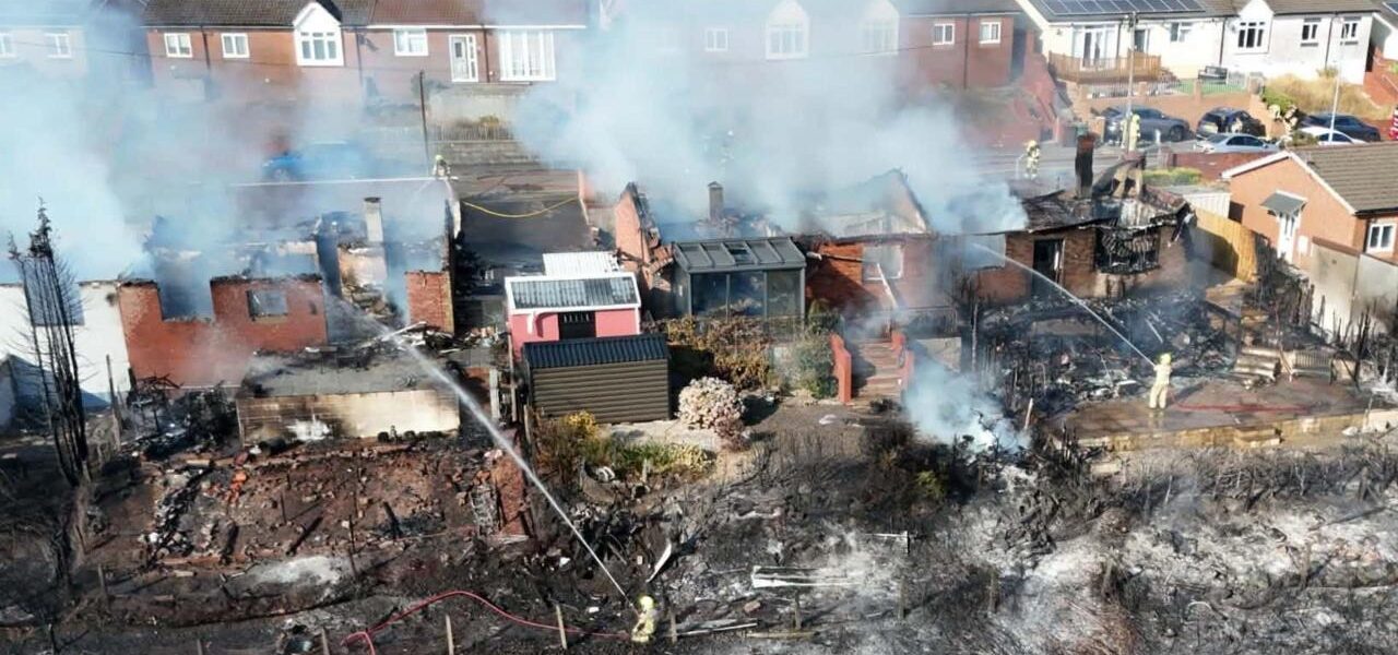 Residents Evacuated as Five Homes Engulfed in Caerphilly County Fire Residents Evacuated as Five Homes Engulfed in Caerphilly County Fire