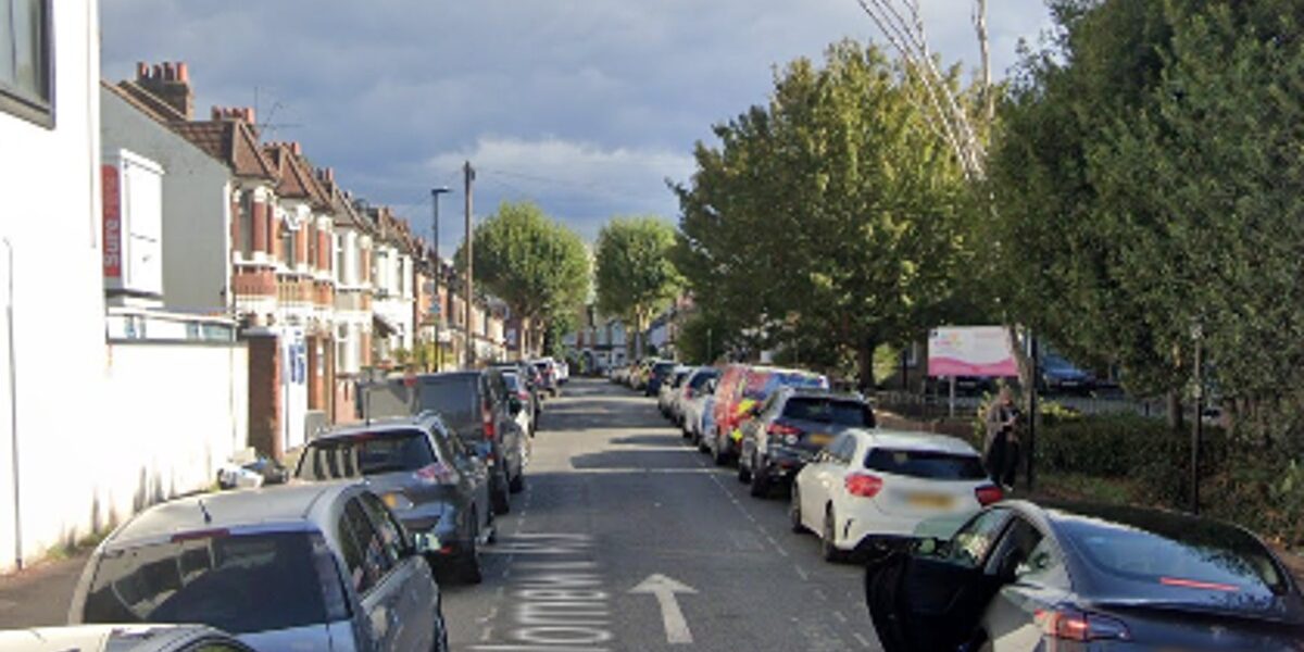 Newham Murder Investigation Launched After Fatal Car Shooting Newham Murder Investigation Launched After Fatal Car Shooting