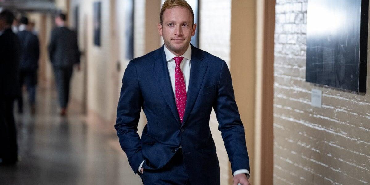 Senator Urges Former Son-in-Law’s Resignation Amid Abuse Allegations