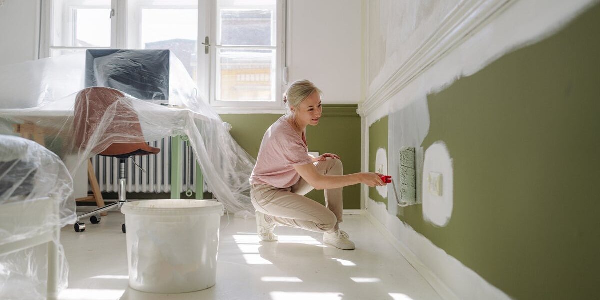 Homeowners Shift from Trendy Interiors to Warm Paint Colors, Sales Surge Homeowners Shift from Trendy Interiors to Warm Paint Colors, Sales Surge