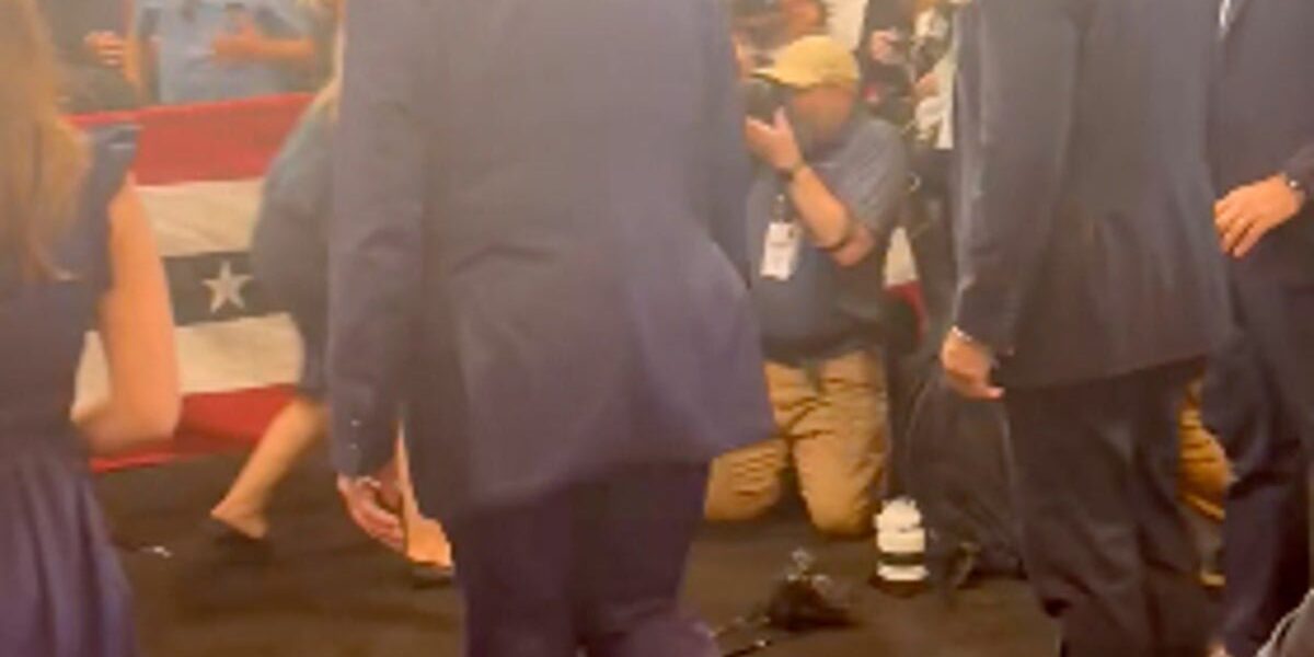 Public Mockery Ensues After Trump’s Rear End Video Clip Posted by Leavitt Public Mockery Ensues After Trump’s Rear End Video Clip Posted by Leavitt