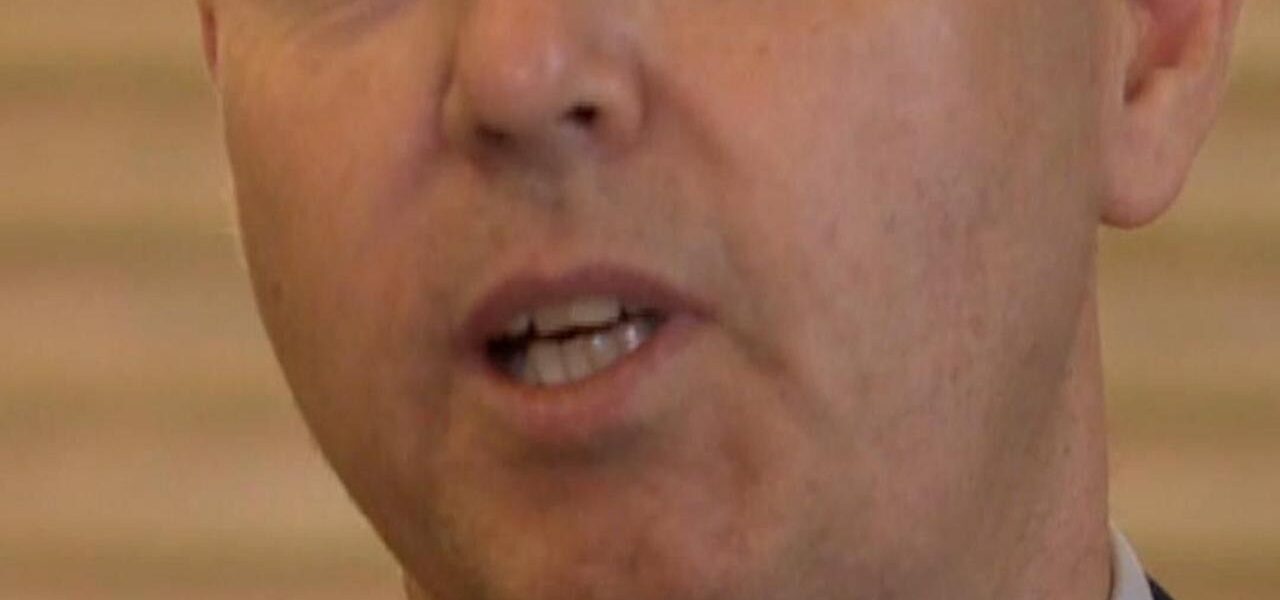 Successor to Health Minister Nesbitt to Be Announced Thursday