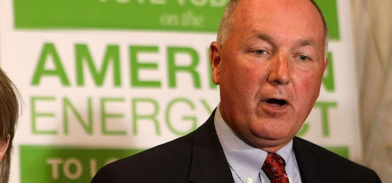 Canadians Demand Expulsion of US Ambassador Over Alleged Diplomatic Meddling Canadians Demand Expulsion of US Ambassador Over Alleged Diplomatic Meddling
