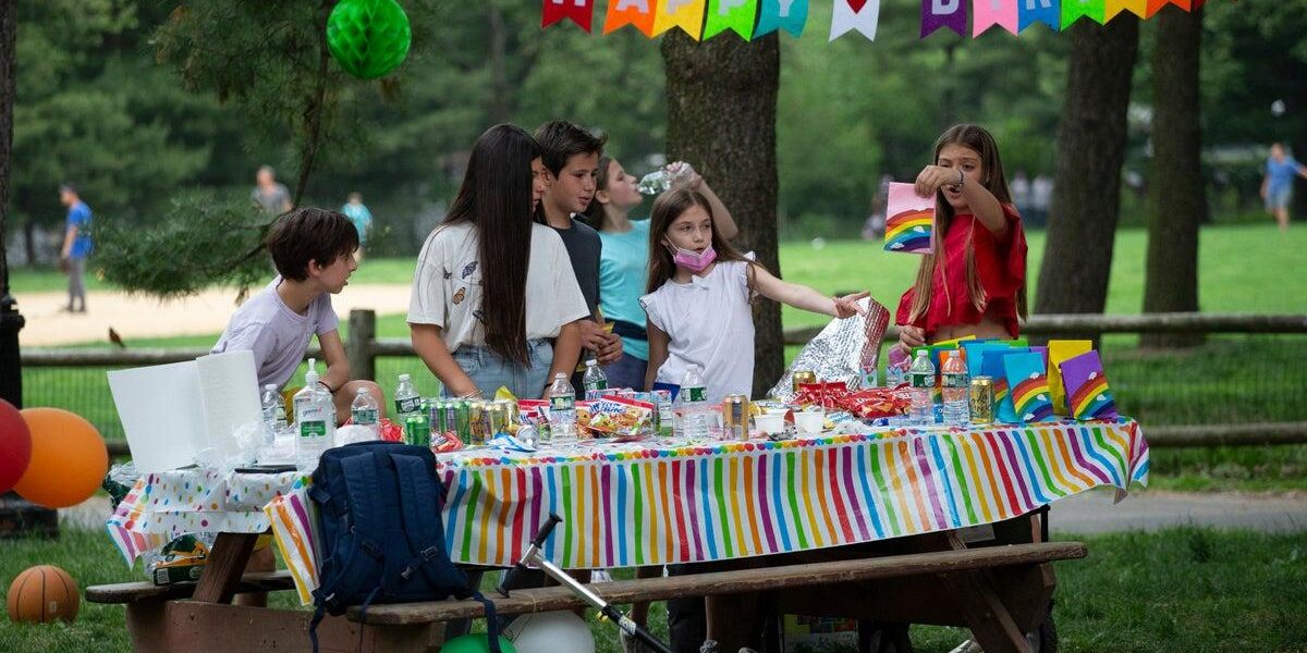 Parents Pressure Guests to Tip Entertainment at Kids’ Birthday Parties