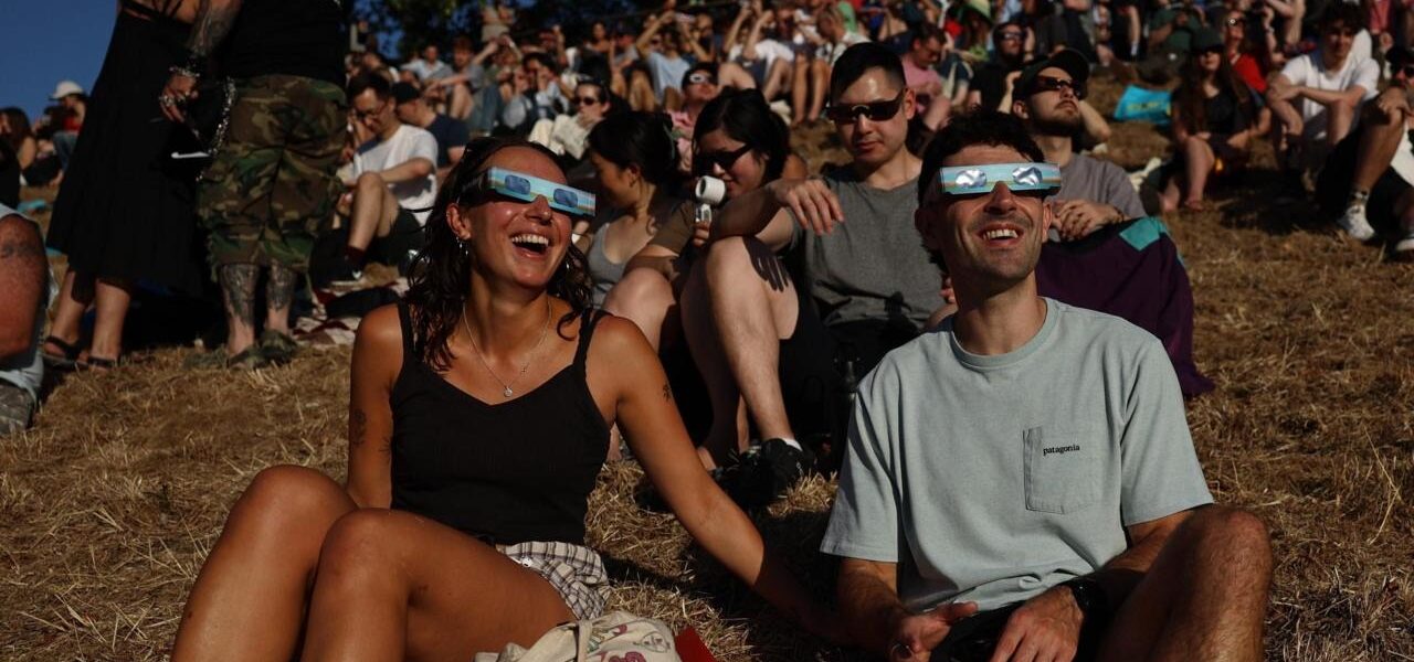 Solar Eclipse Amazes Millions Across UK and Europe Solar Eclipse Amazes Millions Across UK and Europe