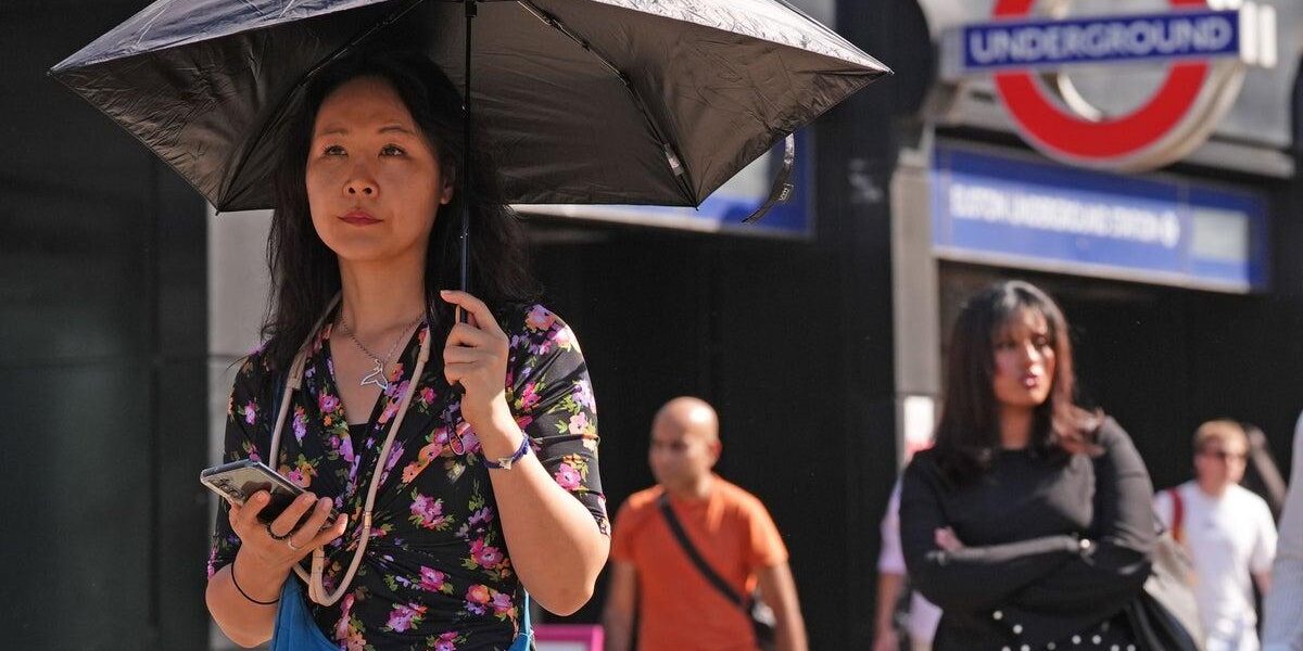 July Heatwave Deters UK Shoppers, High Street Footfall Drops 2.1% July Heatwave Deters UK Shoppers, High Street Footfall Drops 2.1%