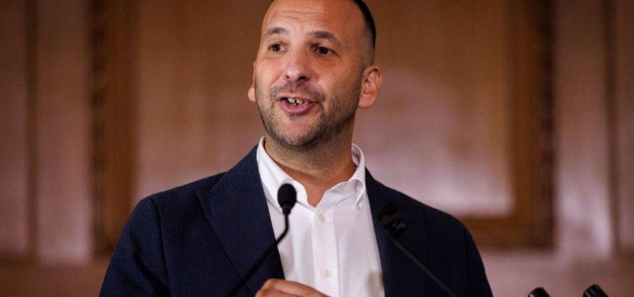Greens Propose Windfall Tax on Major Banks to Aid Small Businesses Greens Propose Windfall Tax on Major Banks to Aid Small Businesses