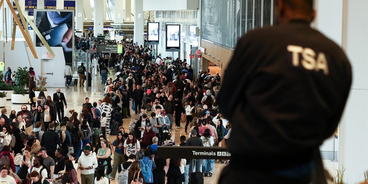 Airlines Slash Capacity Amid Soaring Fuel Costs, Exacerbating Flight Cancellations Airlines Slash Capacity Amid Soaring Fuel Costs, Exacerbating Flight Cancellations
