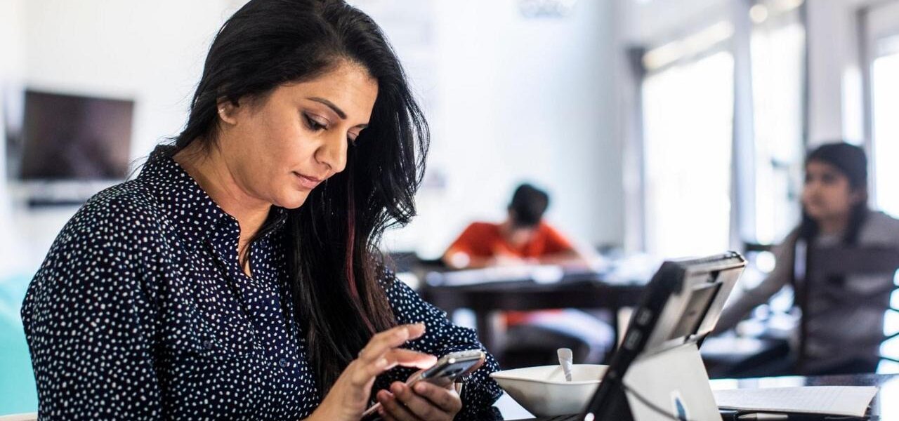 UK Job Market Hits Five-Year Low as Small Firms Cut Back on Hiring UK Job Market Hits Five-Year Low as Small Firms Cut Back on Hiring