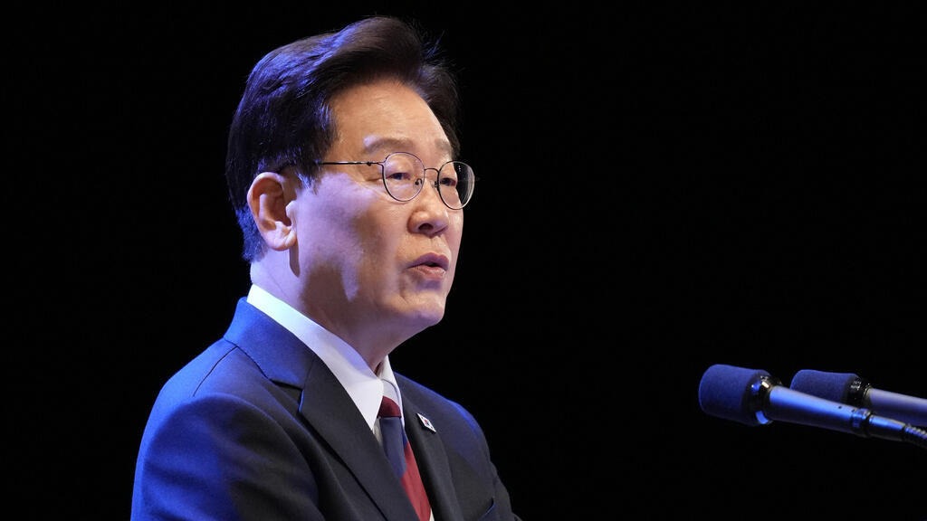South Korean President Calls for Formal End to Korean War South Korean President Calls for Formal End to Korean War