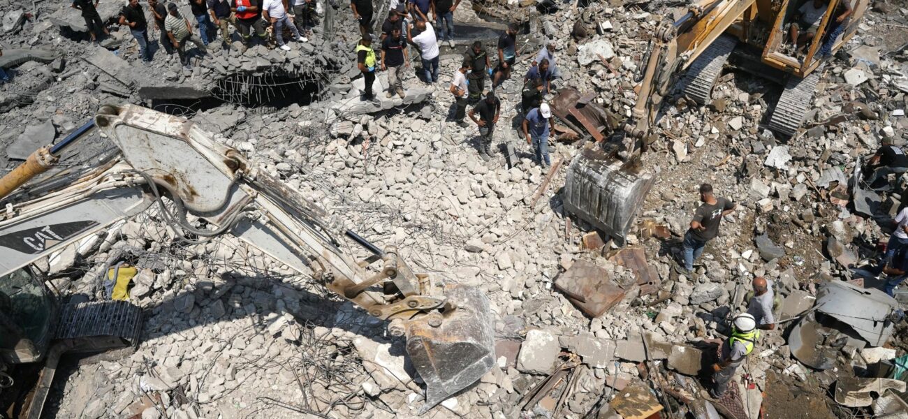 Israel Strikes Kill 11 in Lebanon; Iran-Oman Talks on Hormuz Strait Continue