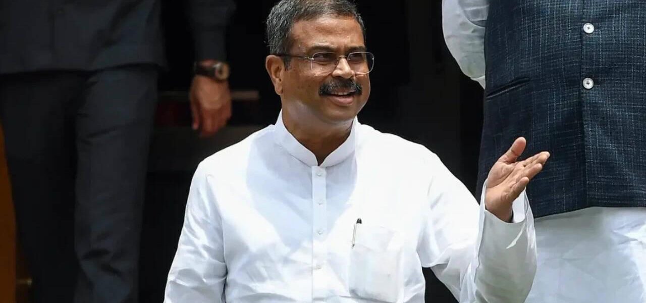 Dharmendra Pradhan Highlights Gen Z’s Crucial Role in National Development Post-Resignation Dharmendra Pradhan Highlights Gen Z’s Crucial Role in National Development Post-Resignation