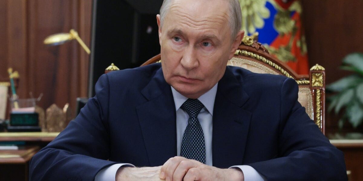 Former Minister Warns of Potential New Russian Revolution Amid Economic Strain Former Minister Warns of Potential New Russian Revolution Amid Economic Strain