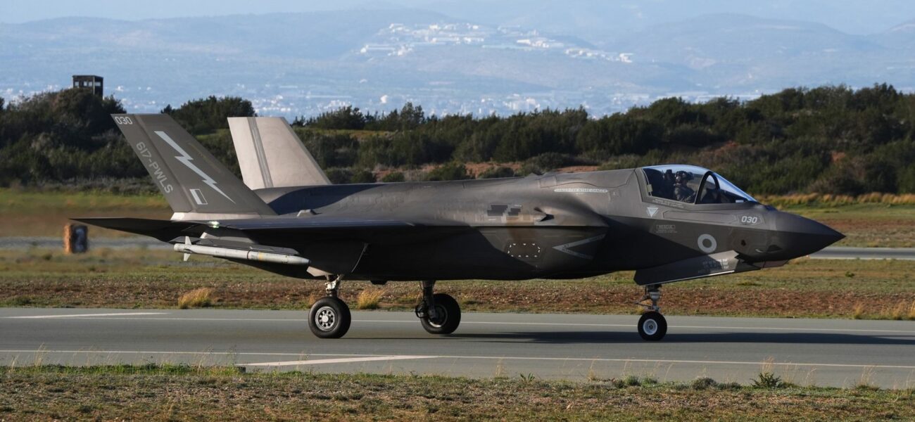 UK Defense Workers Awaiting Pay Rise Until Next Year UK Defense Workers Awaiting Pay Rise Until Next Year