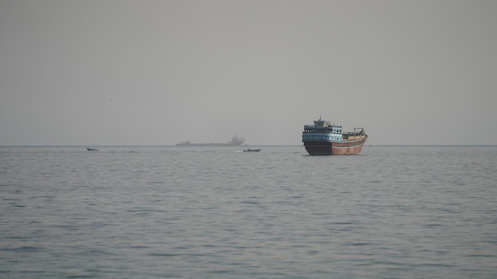 US Signals Imminent Hormuz Deal as Oil Prices Plummet US Signals Imminent Hormuz Deal as Oil Prices Plummet