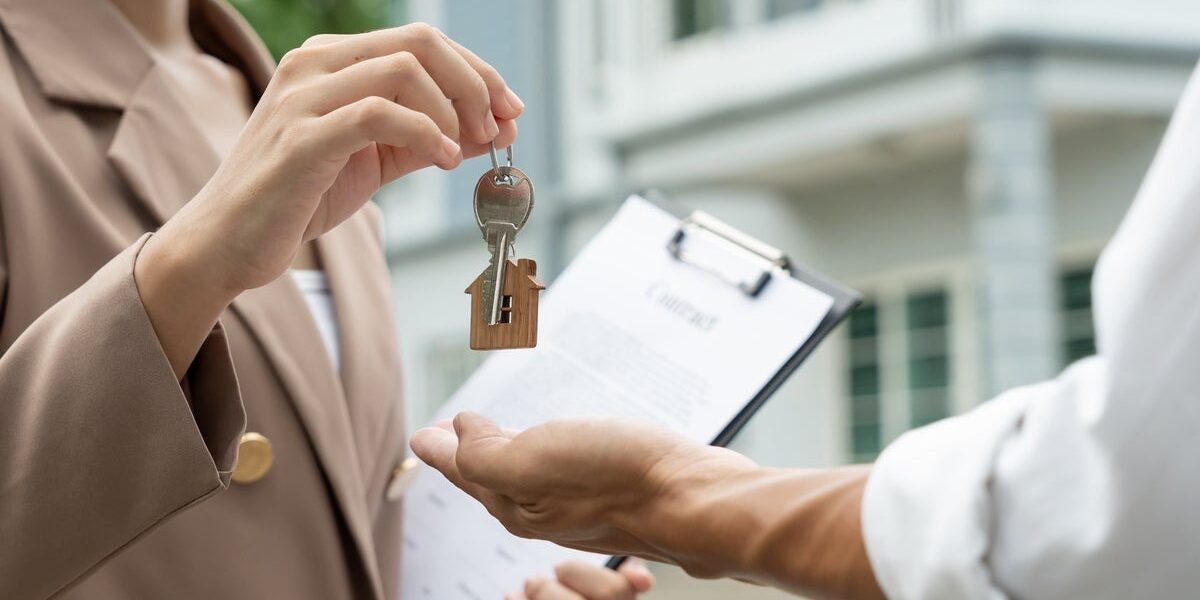 UK Housing Market: Faster Selling Areas Highlighted by Zoopla