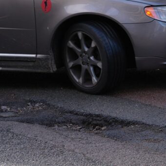 Extreme Heat Exacerbates UK Pothole Crisis, Motorists Face £3.3bn Annual Repair Costs Extreme Heat Exacerbates UK Pothole Crisis, Motorists Face £3.3bn Annual Repair Costs