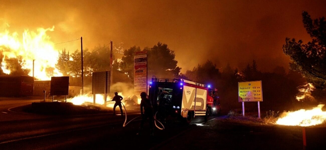 Wildfire Strikes Croatian Coast: One Dead, Dozens Injured Wildfire Strikes Croatian Coast: One Dead, Dozens Injured