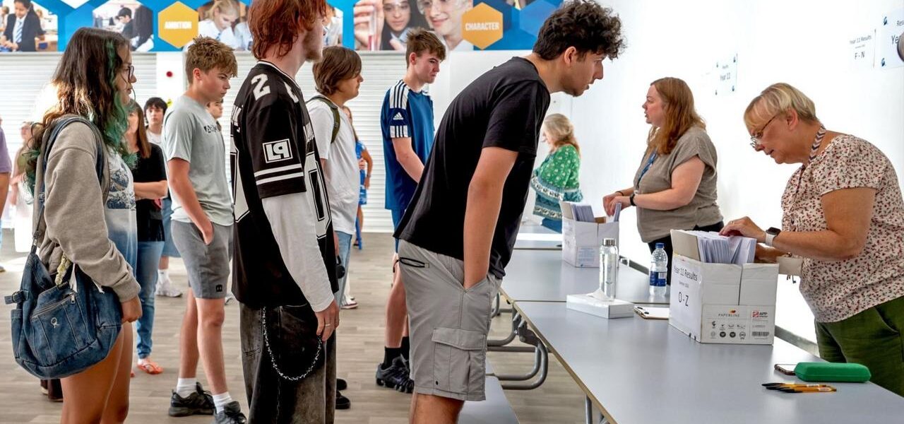GCSE Resits Fail to Improve Pass Rates, Say School Leaders