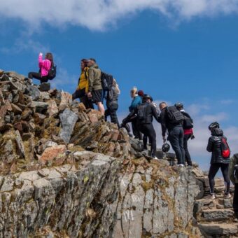 Controversy Erupts Over Queue-Skipping on Wales’ Highest Peak Controversy Erupts Over Queue-Skipping on Wales’ Highest Peak