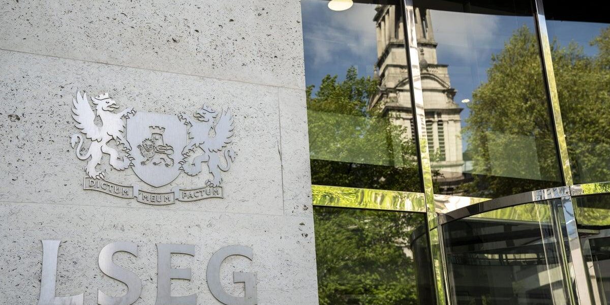 UK Stocks Surge and Pound Strengthens Following Unexpected US Jobs Decline UK Stocks Surge and Pound Strengthens Following Unexpected US Jobs Decline