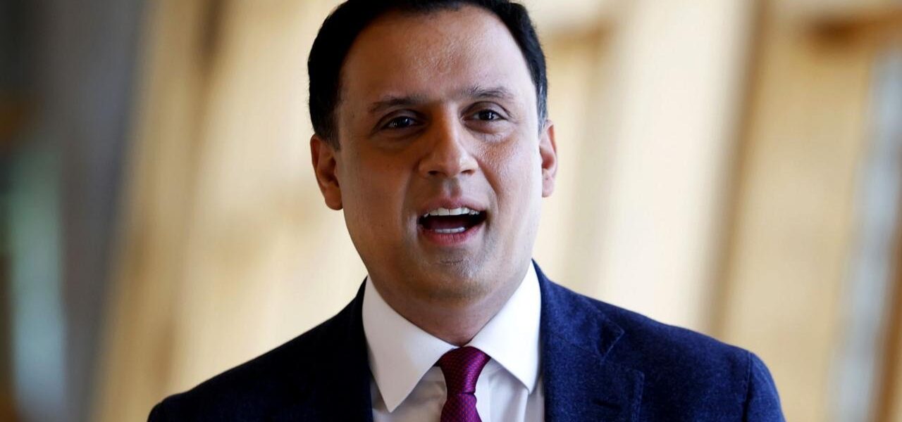 Anas Sarwar Appointed Minister Despite Previous Criticism of Starmer Anas Sarwar Appointed Minister Despite Previous Criticism of Starmer