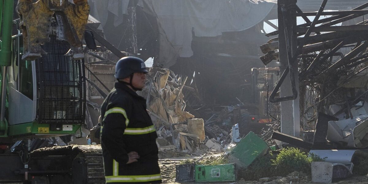 Zelensky Vows Retribution After Deadly Russian Strike on Kryvyi Rih Mall Zelensky Vows Retribution After Deadly Russian Strike on Kryvyi Rih Mall
